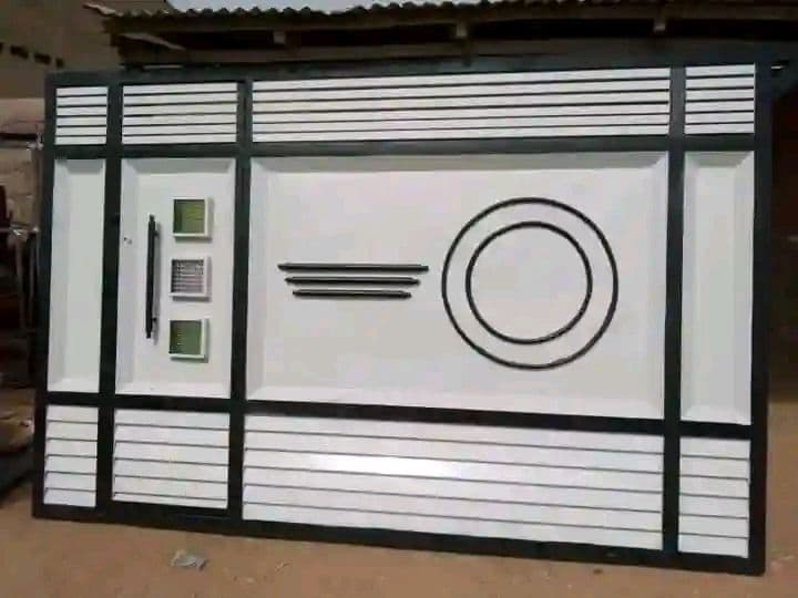 Gate