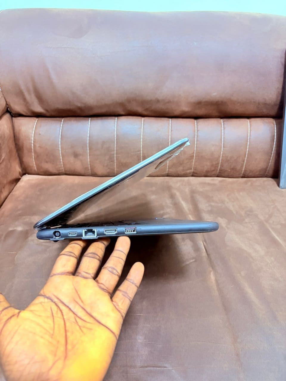 Dell latitude 3300 ( sleek and slim) thumb 4