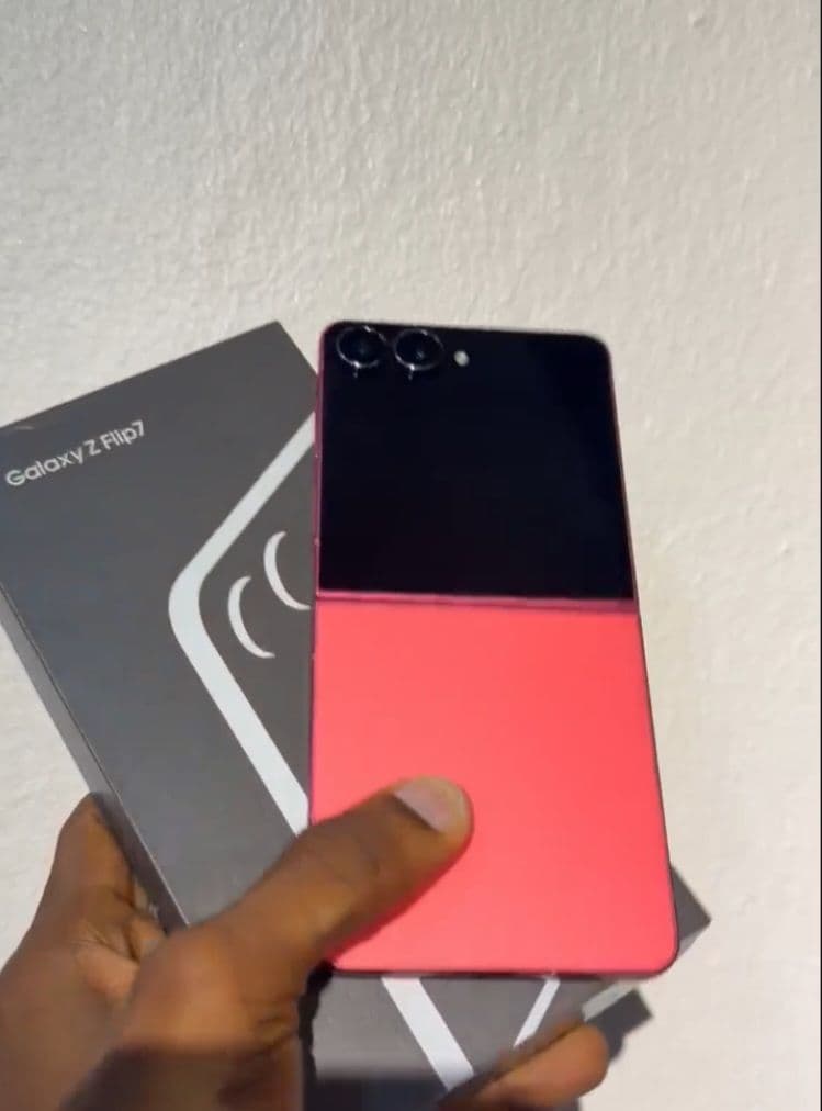 Samsung flip7 thumb 4