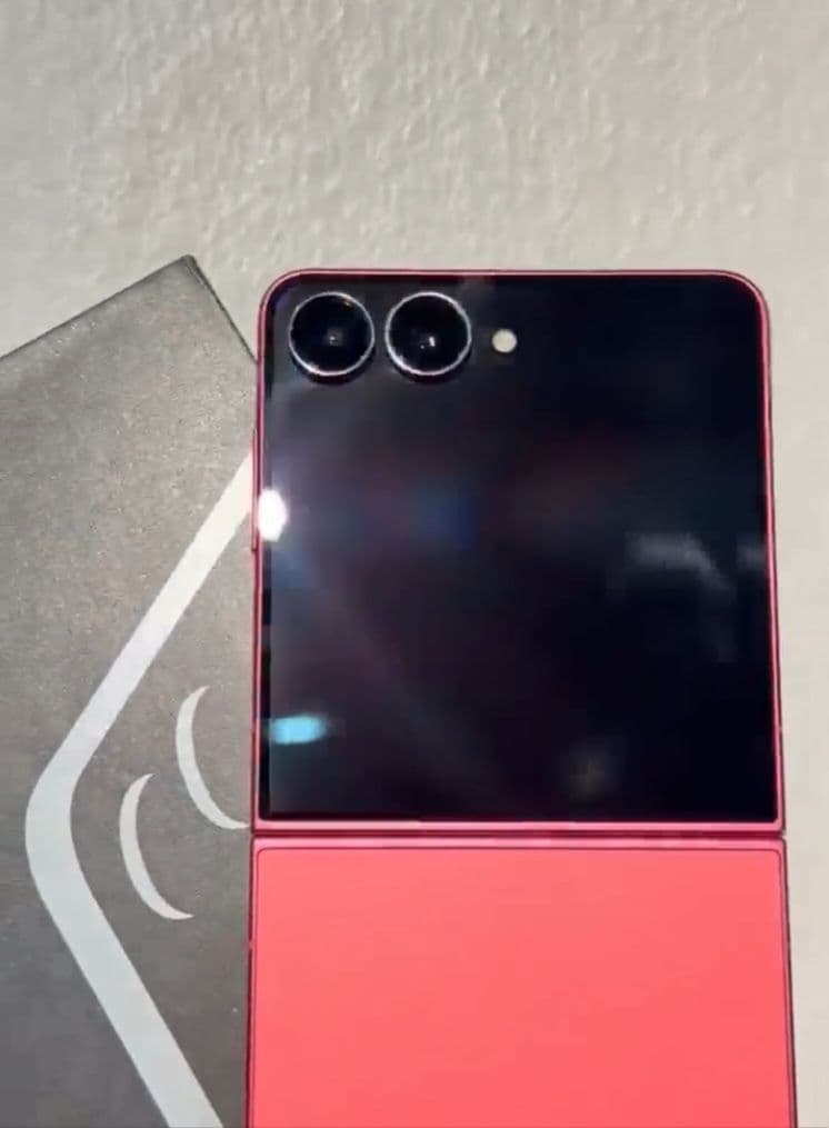 Samsung flip7 thumb 3