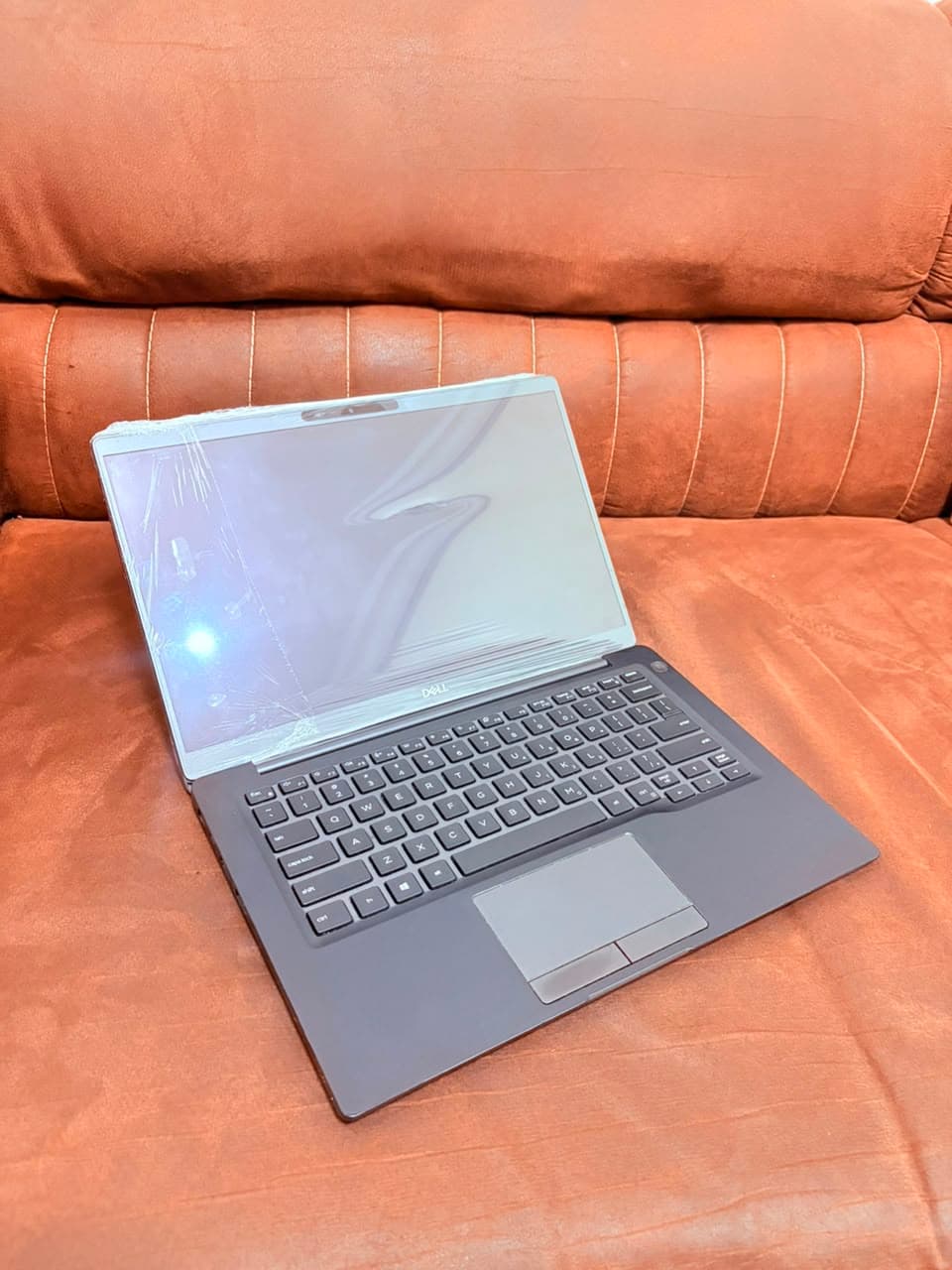 Dell latitude 7400 Intel corei5(8th gen) thumb 2