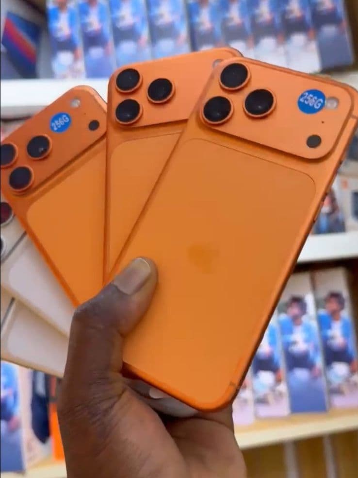iPhone 17 pro max thumb 2