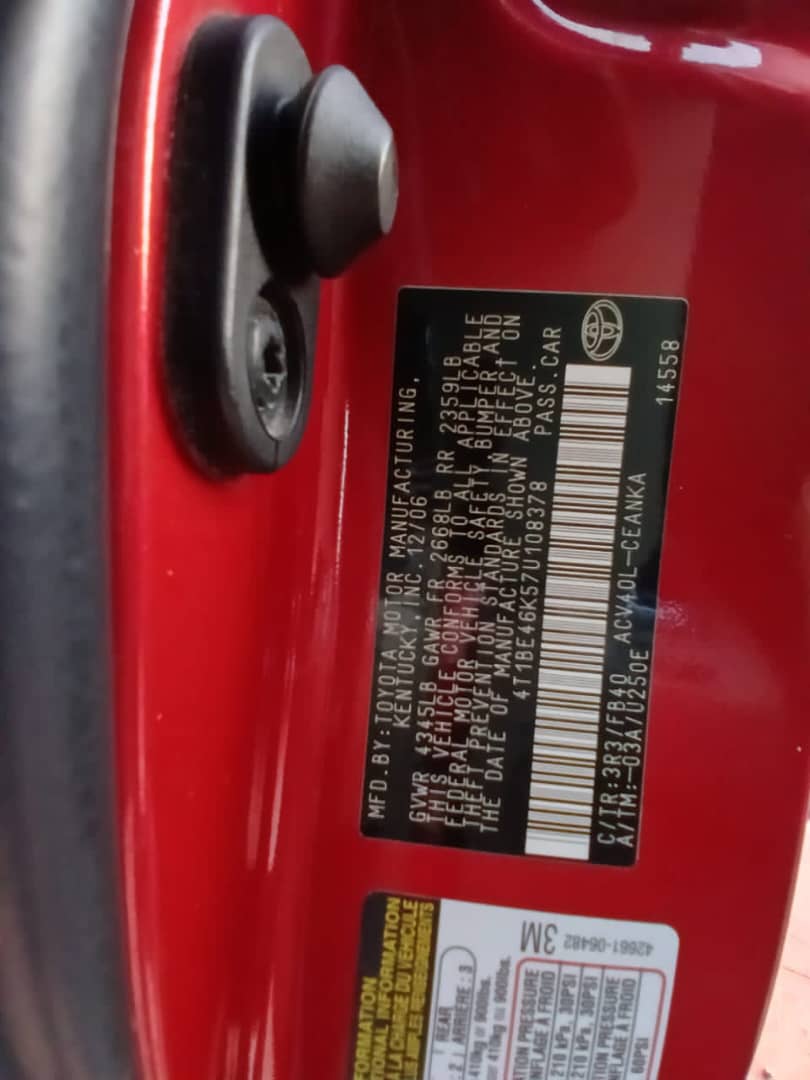 Toyota camry LE thumb 7